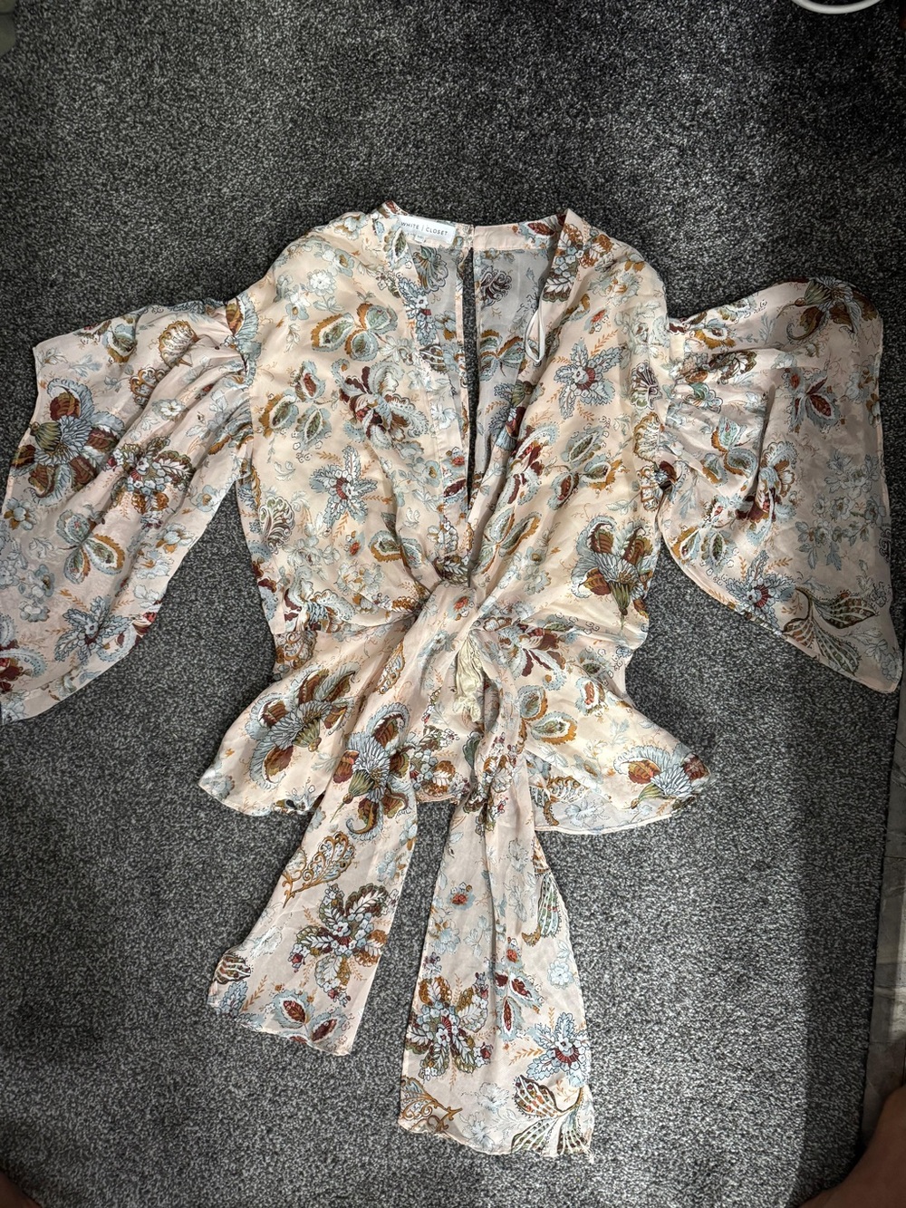 Floral Tie-Front Blouse in Cream